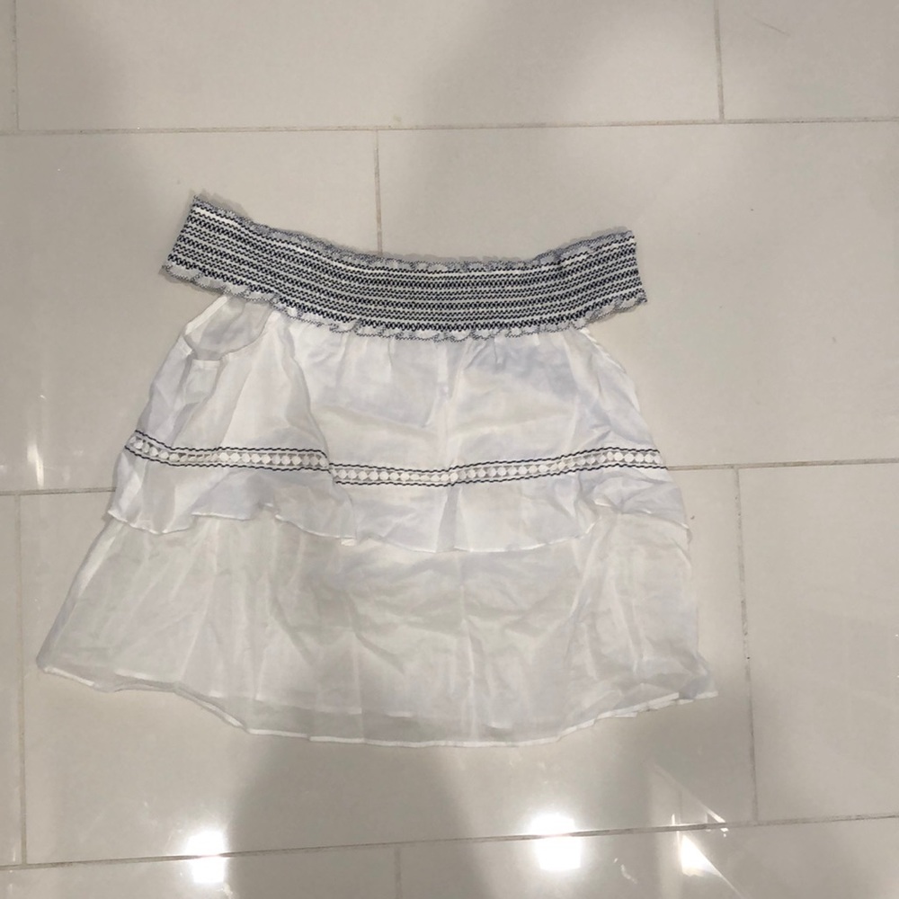 Kisuii off the shoulder white top size Small